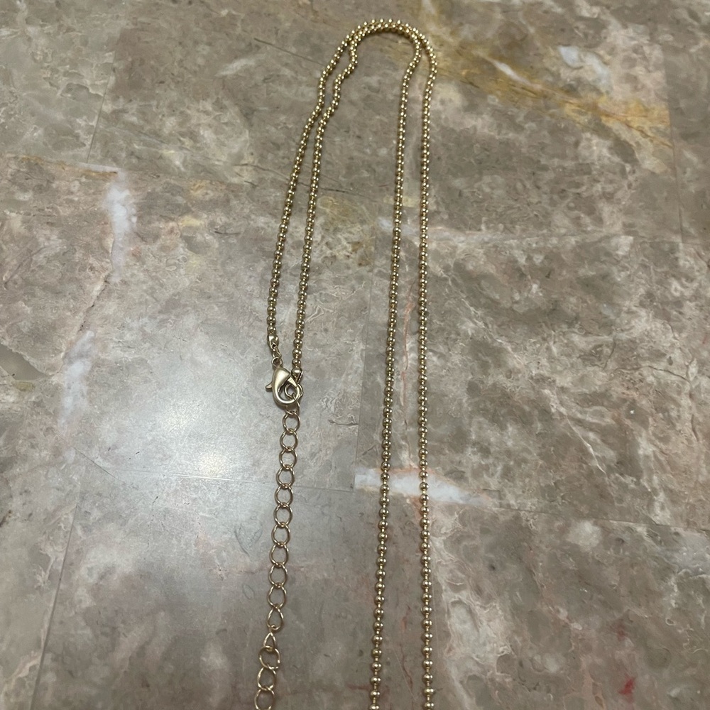 Betsey Johnson White Cat necklace and earrings set featuring gold-toned chains - Picture 5 of 11